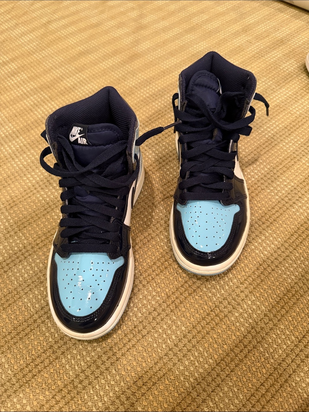 Nike Kids High-Top Sneakers in Navy and Light Blue